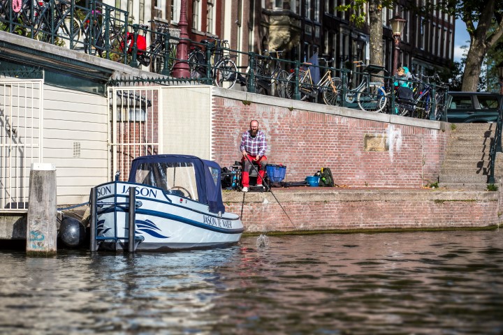 Witvissen in hartje Amsterdam