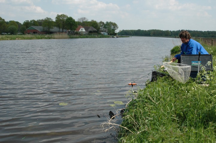 Feeder fishing in the river Vecht